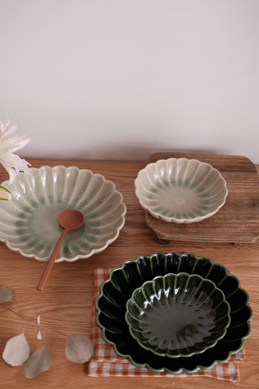 Japanese Chrysanthemum Shape Oval Serving Bowl