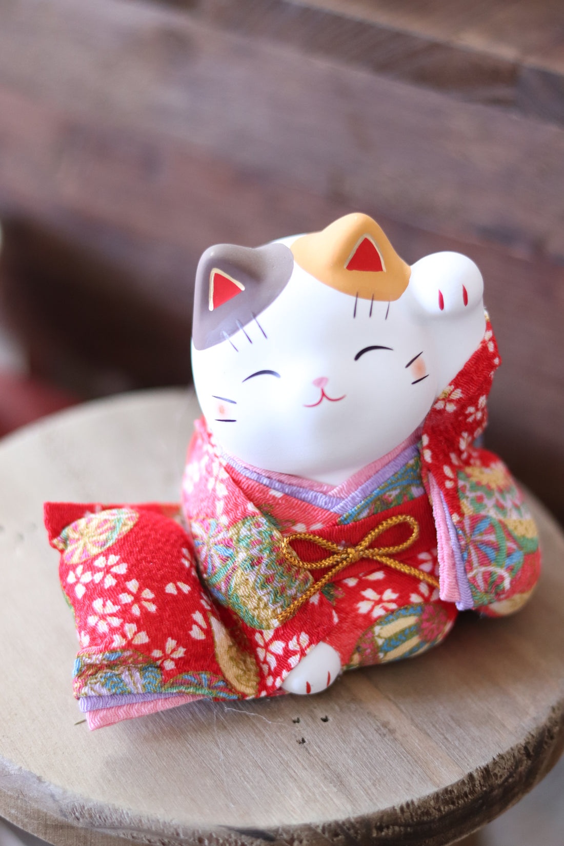 Maneki-neko Kimono Lucky Cat