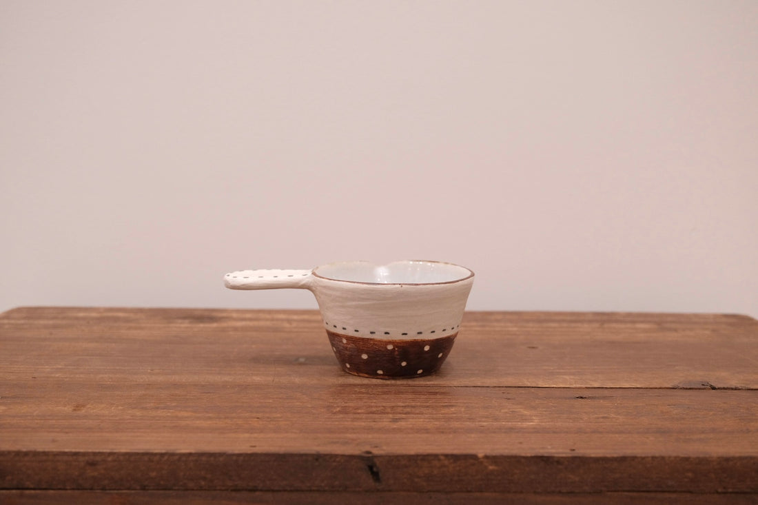 Emishi Kobo 池田匡優&美弥子 - Small Bowl with Handle and Spout EK23