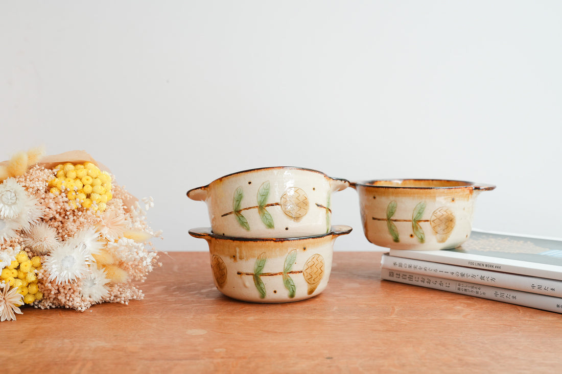 Minako Takizawa 滝沢三奈子 Bowl with Double Handles MW09