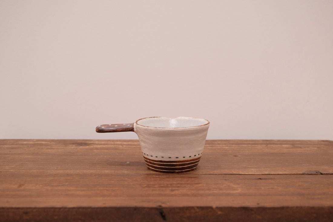Emishi Kobo 池田匡優&美弥子 - Small Bowl with Handle and Spout EK23