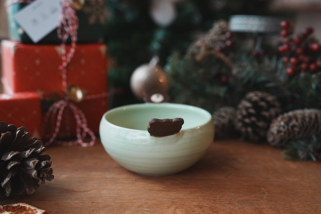Fumiko Kondo 近藤布美子 - Green Bear Bowl with Handle FK07