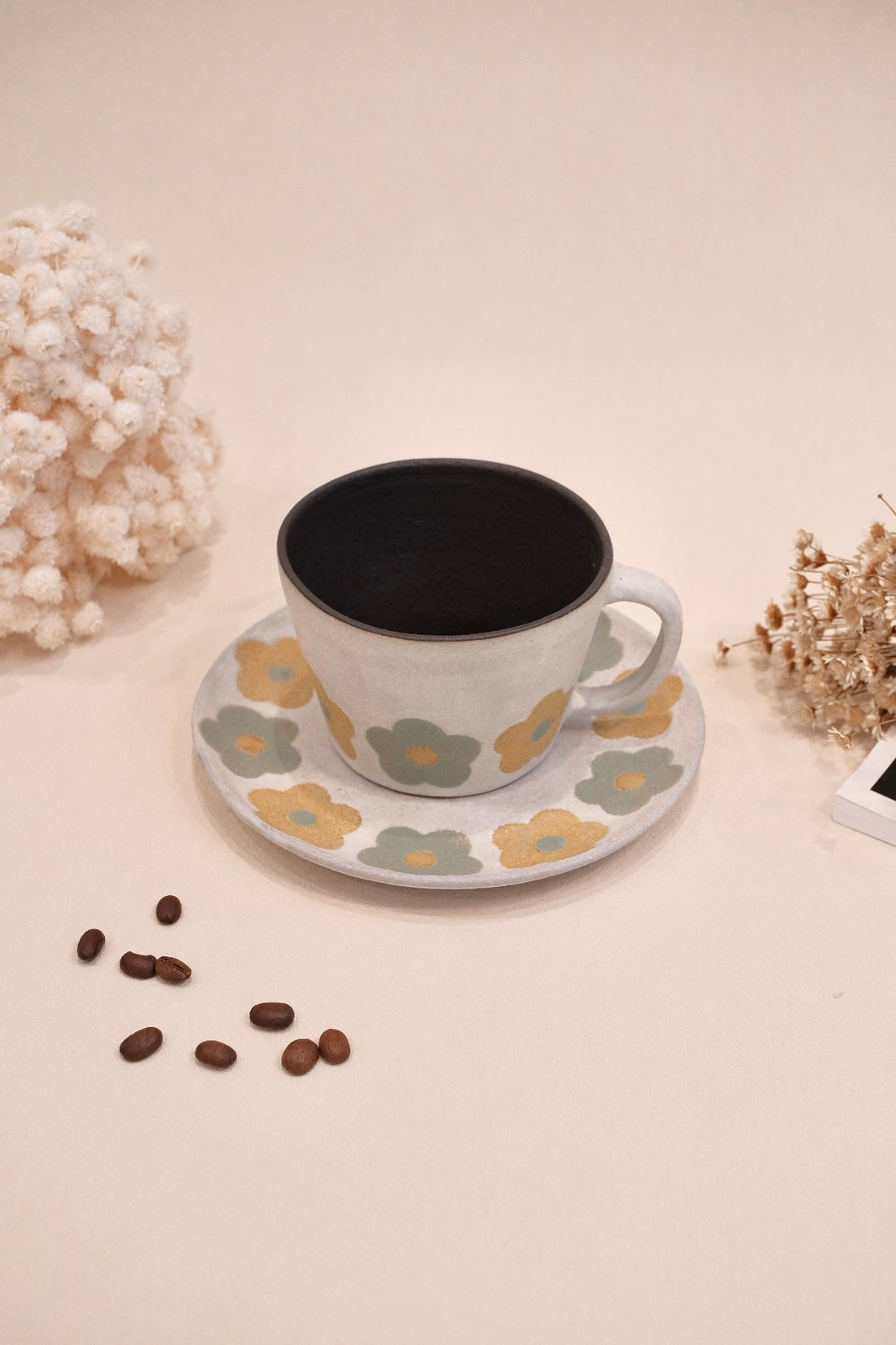 Kei Mitsumochi ミツ持啓 Green & Yellow Flower Mug and Saucer KM53