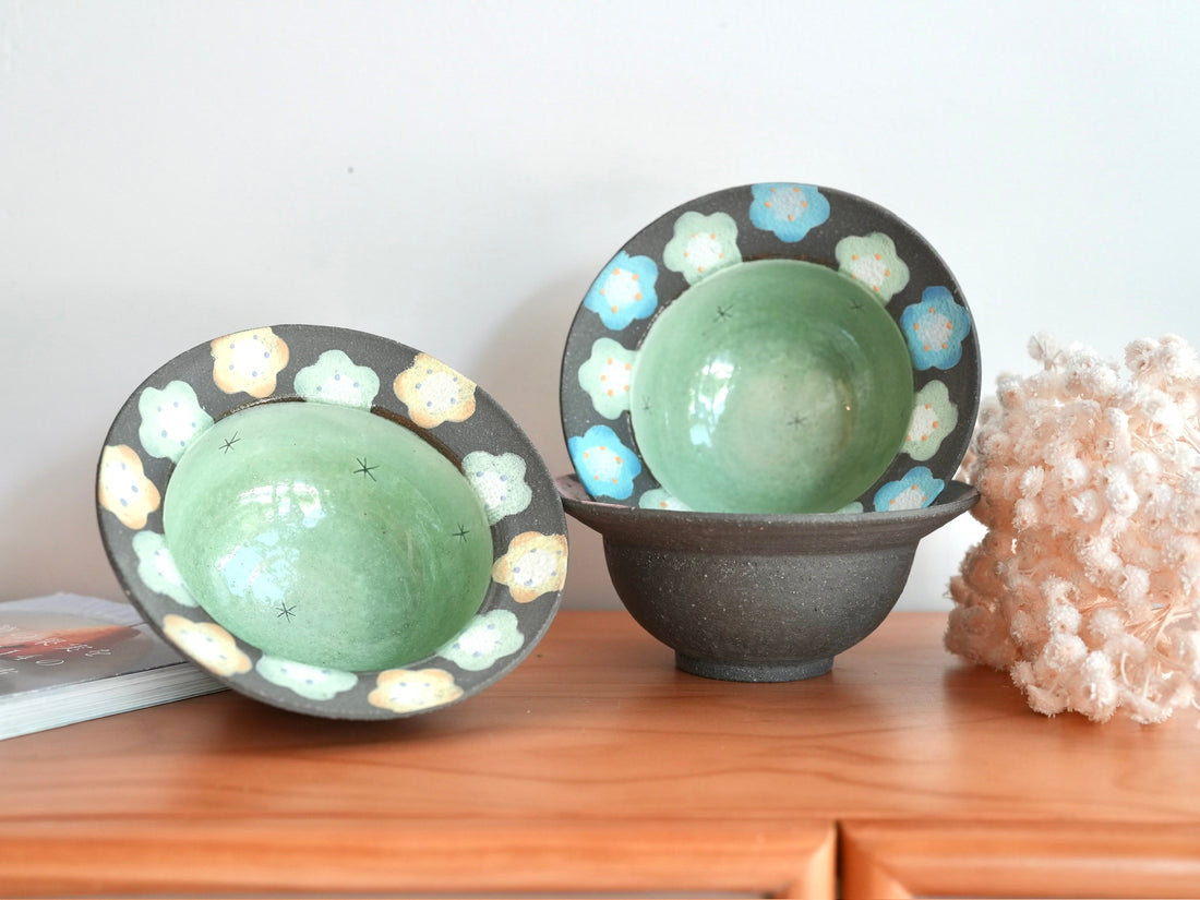 Akemi Nakamura 中村明美 Flower Rim Bowl AN17