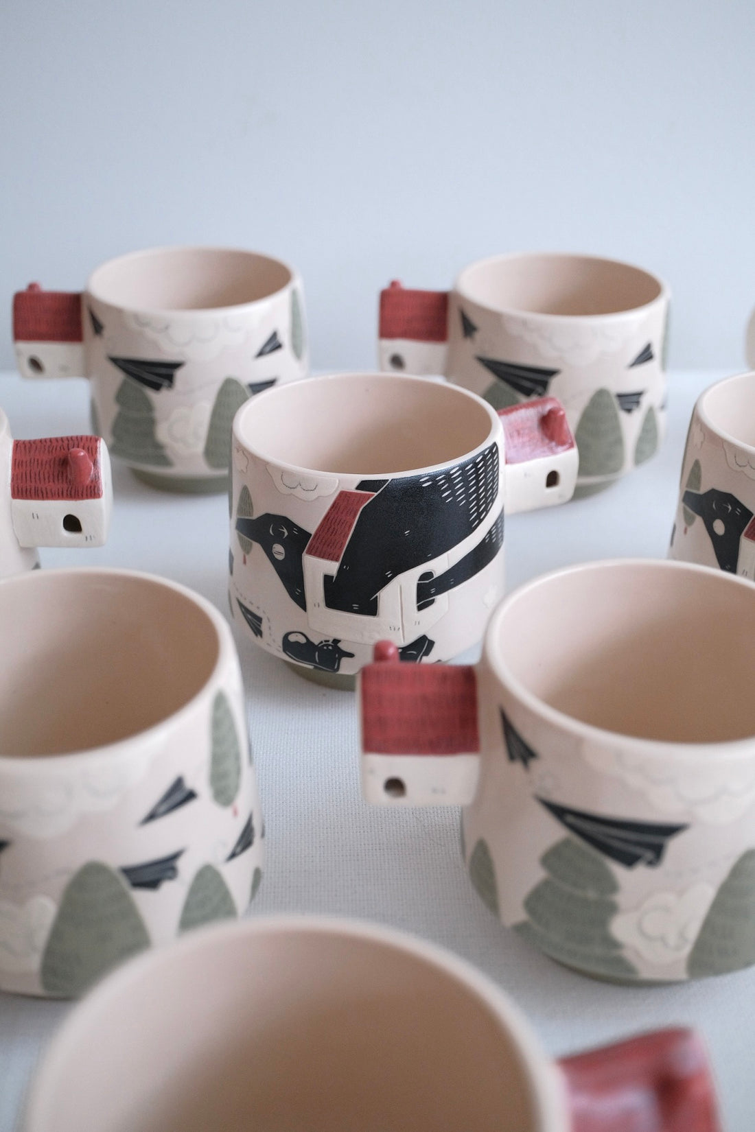 Shirogarasu Studio - Red House Cup BY117