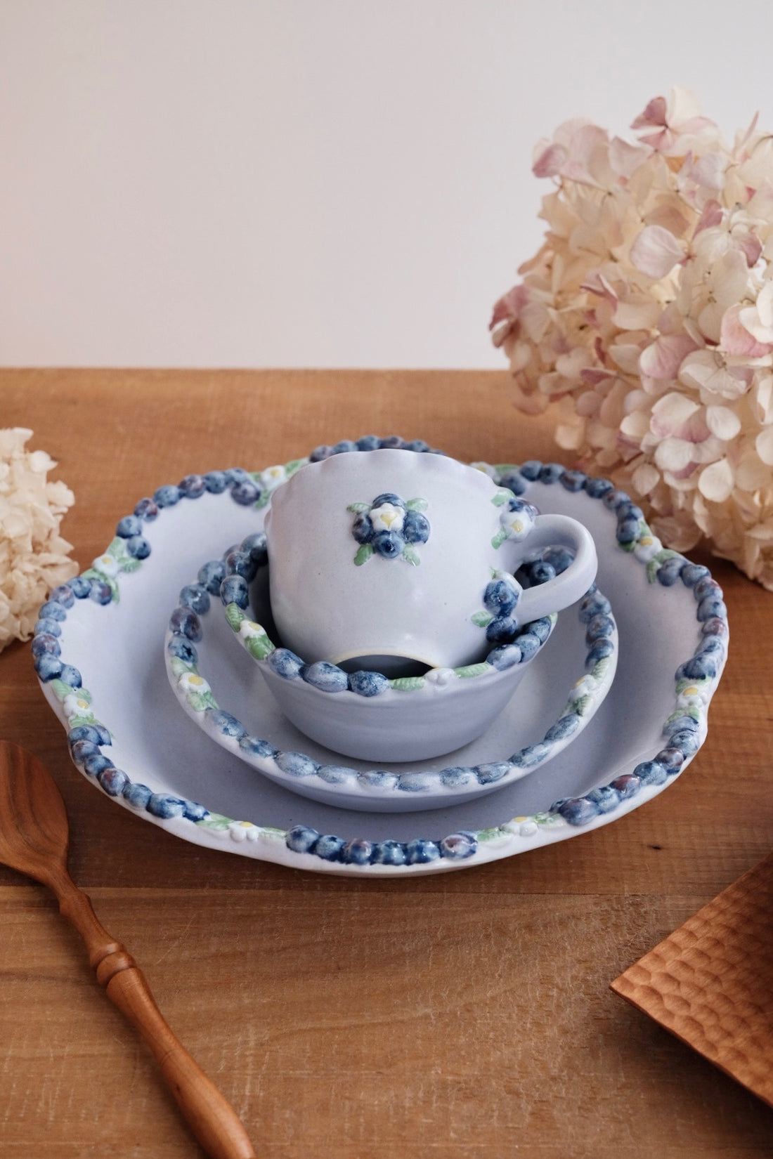 Aiko Miura 三浦愛子 Blue Berry Flower Edge Deep Plate AM01