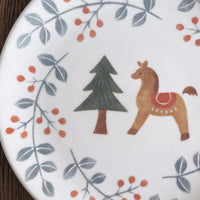 Buncho Pottery 7寸/A plate of horses and red berries