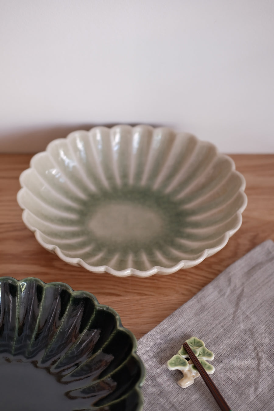 Japanese Chrysanthemum Shape Oval Serving Bowl