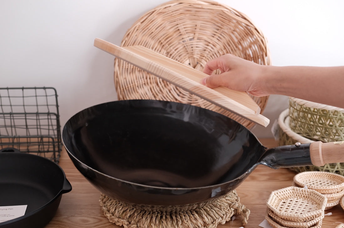 Yamada Kogyosho 山田工業所 Wooden Handle Wok