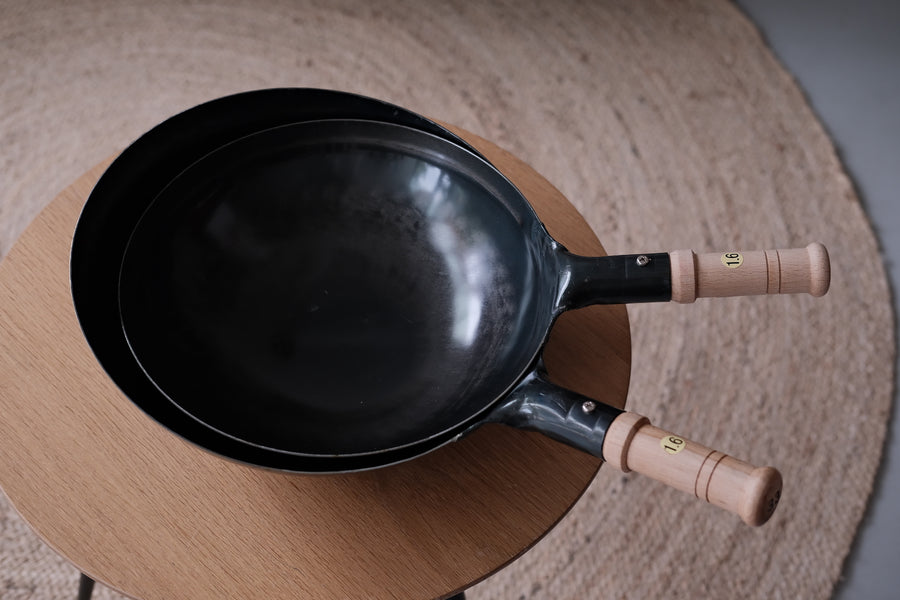 Yamada Kogyosho 山田工業所 Wooden Handle Wok