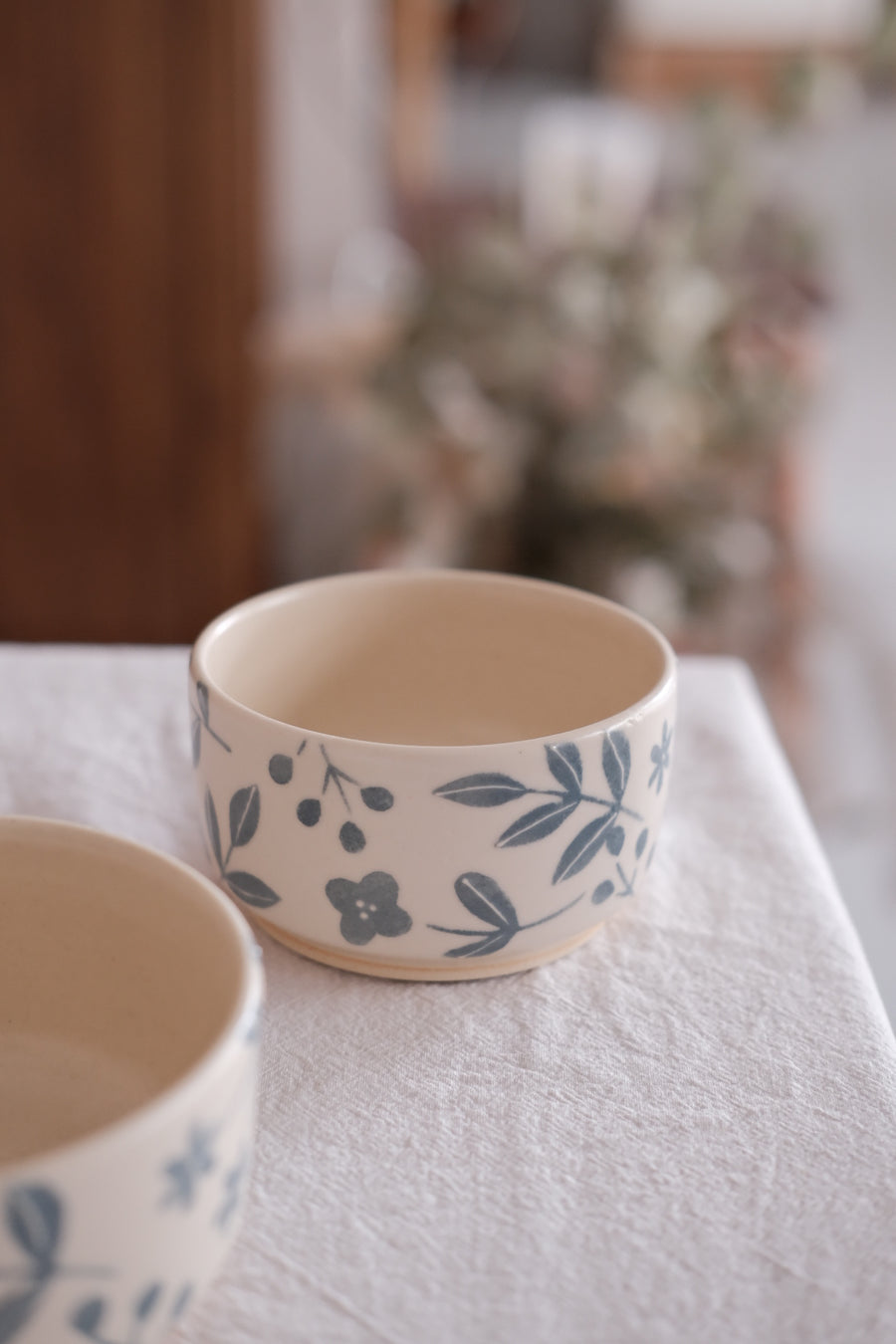 Buncho Pottery /Small bowl full of flowers - Blue