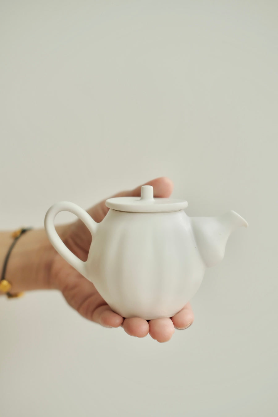 Kasumi Fujimura White Ceramic tea pot(tyatubo)