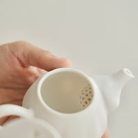 Kasumi Fujimura White Ceramic tea pot(tyatubo)