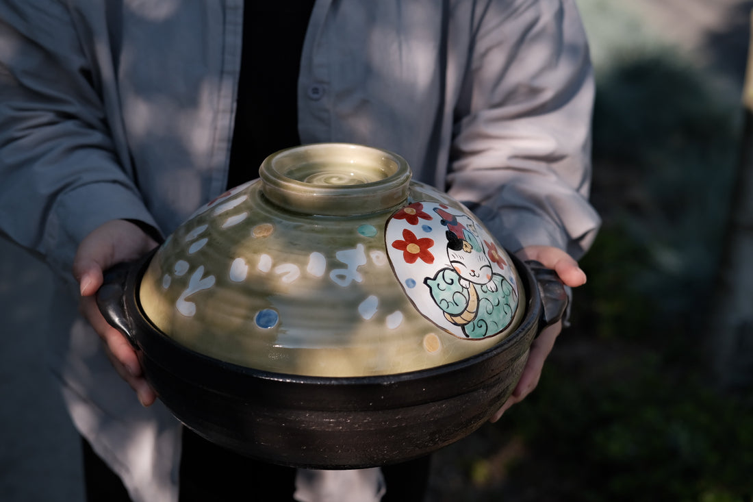 Yudachigama Hand-painted Lucky Cat Pot