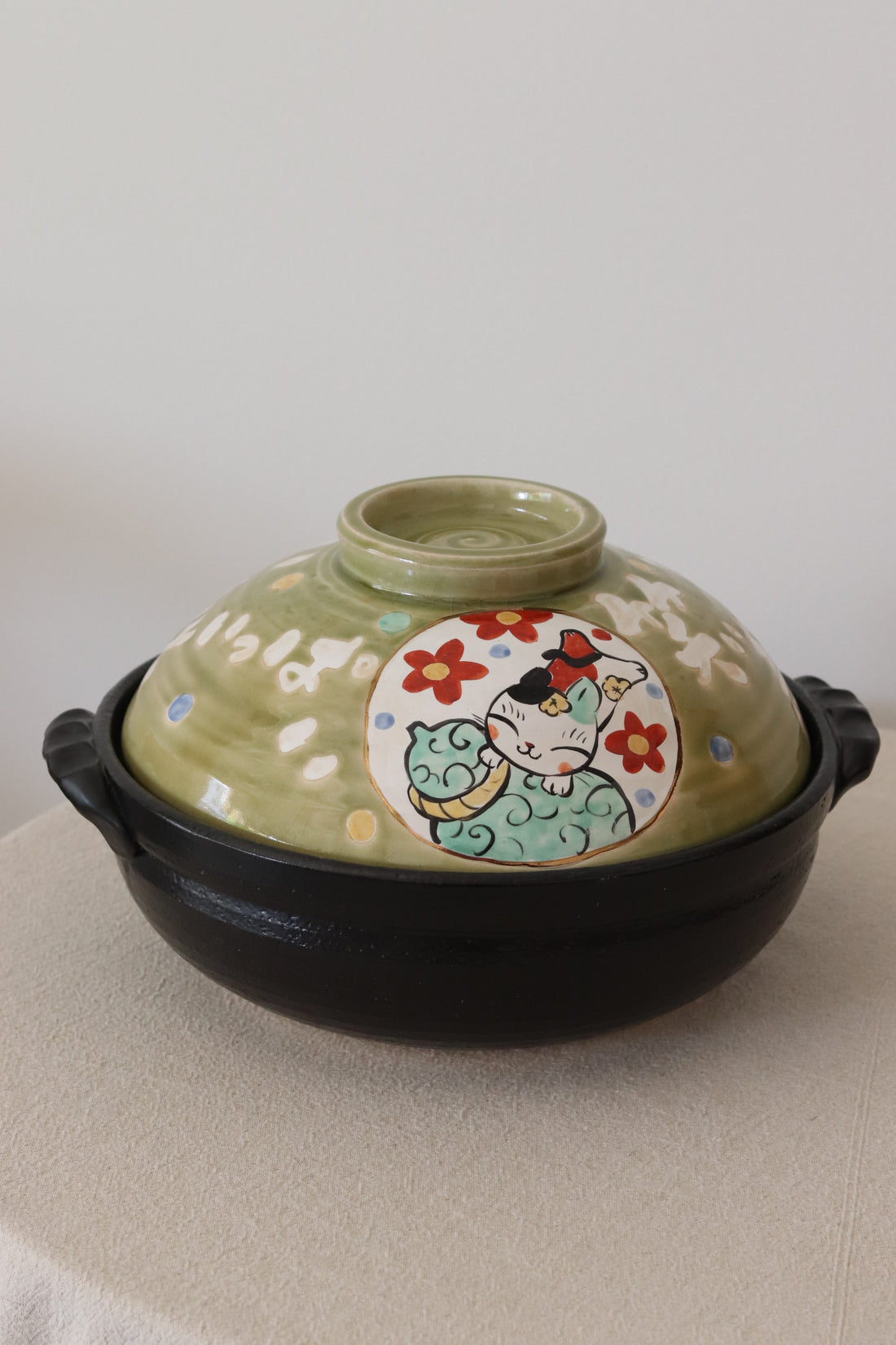 Yudachigama Hand-painted Lucky Cat Pot