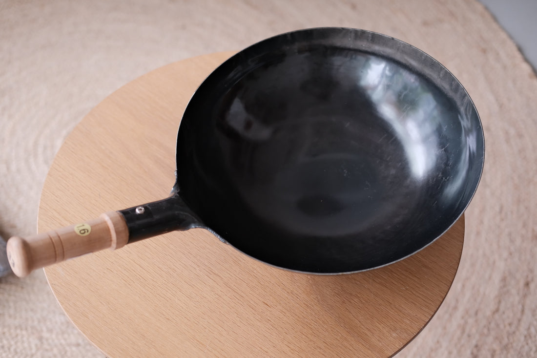 Yamada Kogyosho 山田工業所 Wooden Handle Wok