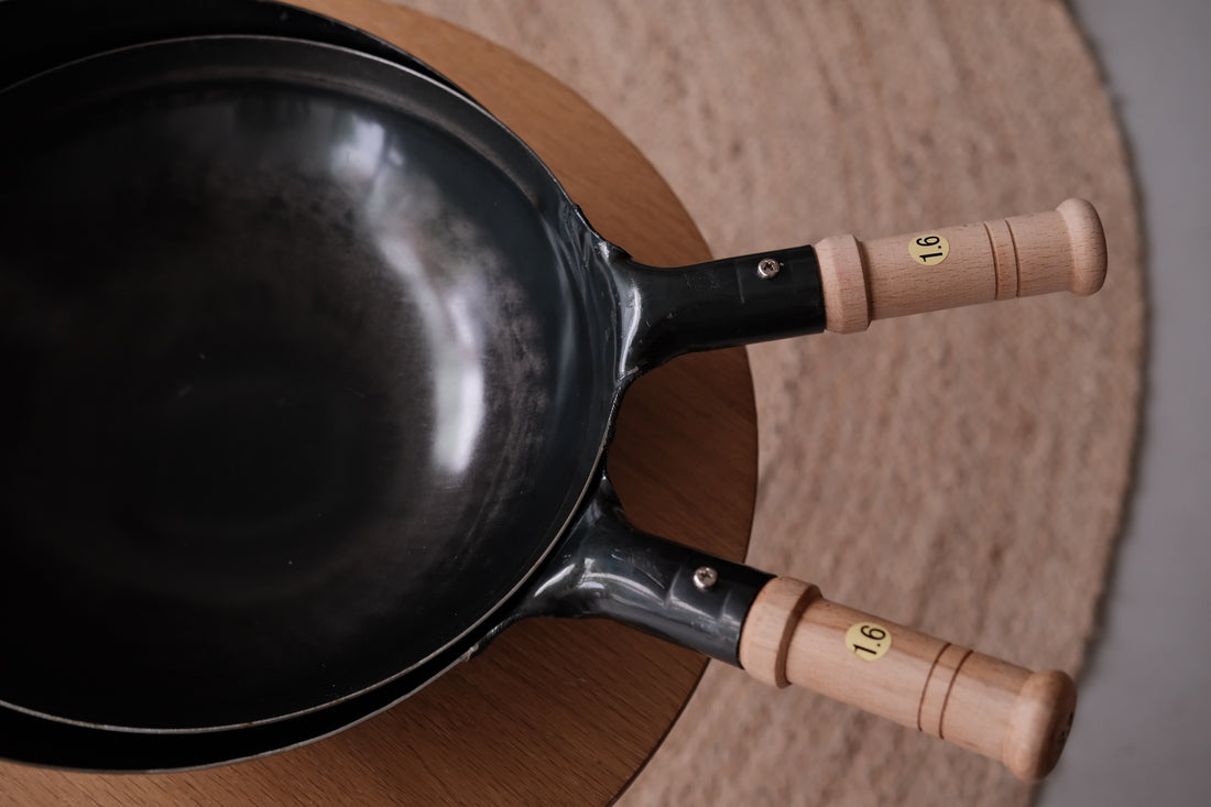 Yamada Kogyosho 山田工業所 Wooden Handle Wok