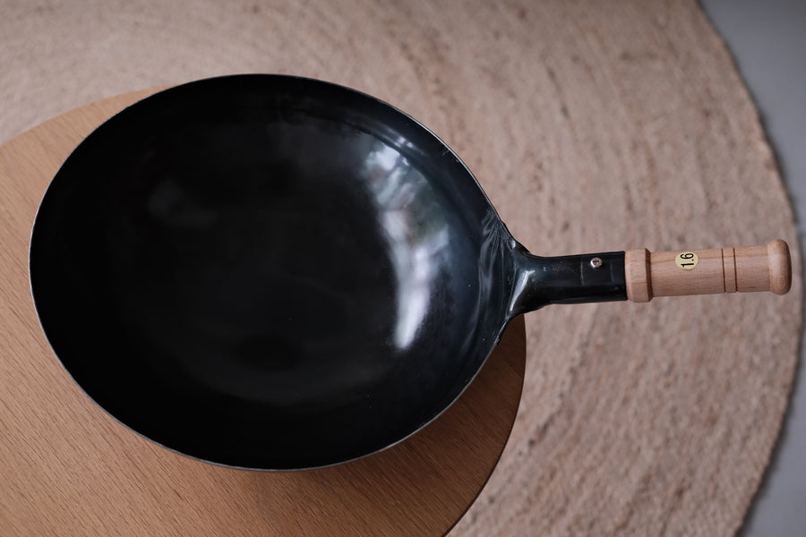 Yamada Kogyosho 山田工業所 Wooden Handle Wok