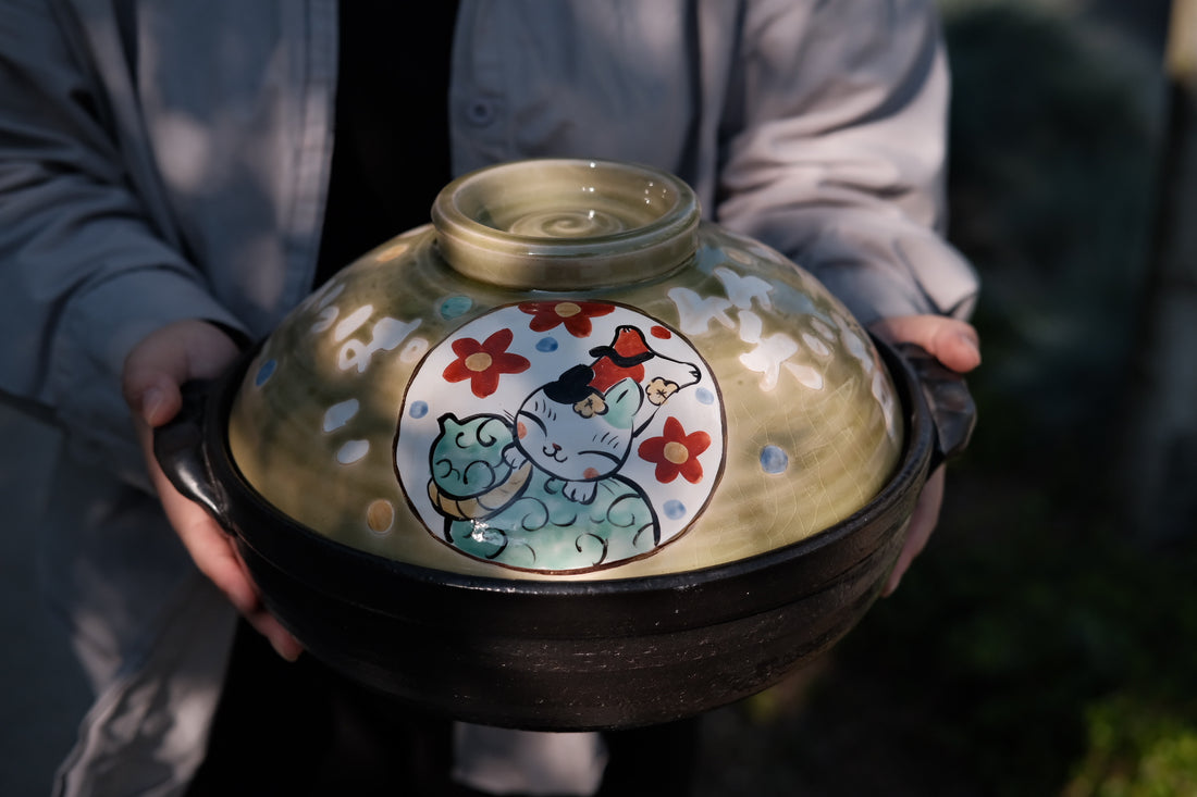 Yudachigama Hand-painted Lucky Cat Pot