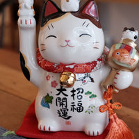 Maneki Neko- The lucky cats of Japan