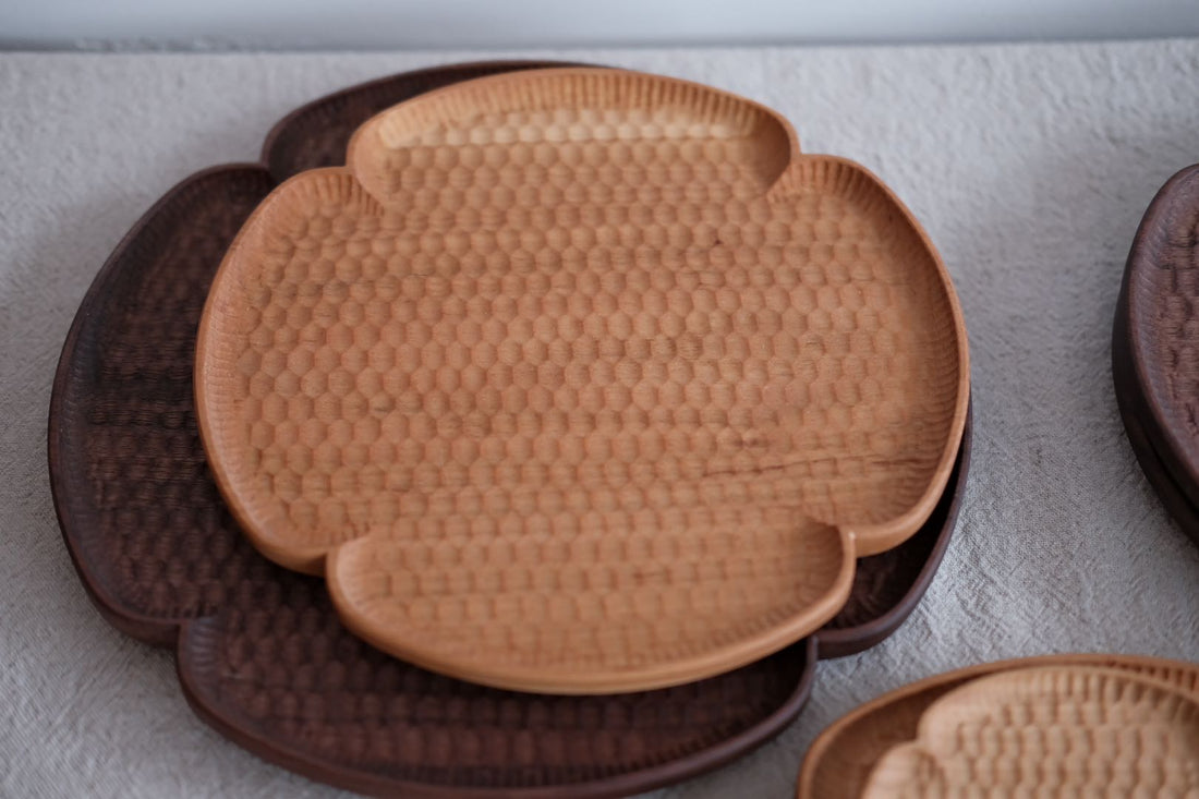 Kazunori Takatsuka 高塚和則 Flower Plate Cherry Wood Medium KU08