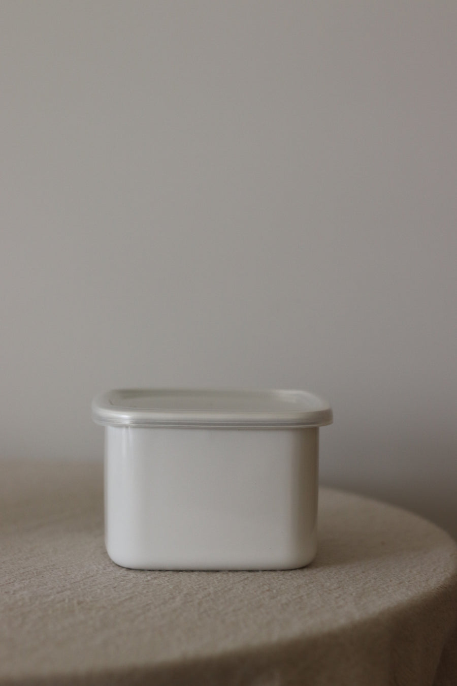 Noda Horo White Series Enamel Square Food Containers