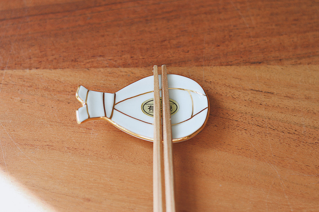 Arita Ware chopsticks rest money bag